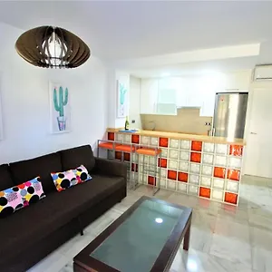 Apartamento Andalucía - A 100 Metros De La Playa - Piscina - Excelente Conexión Wifi, Benalmádena